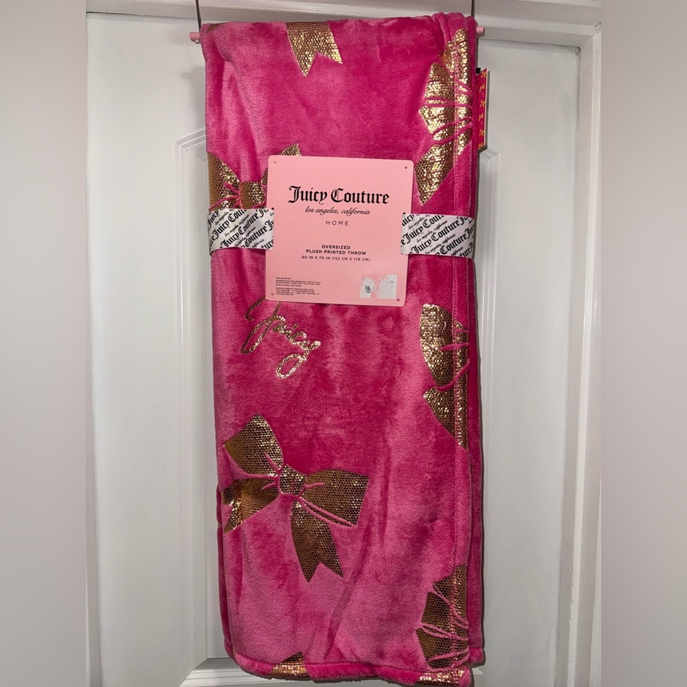 Juicy Couture Oversized Pink Bow Plush Printed Throw 60 in x 70 in
